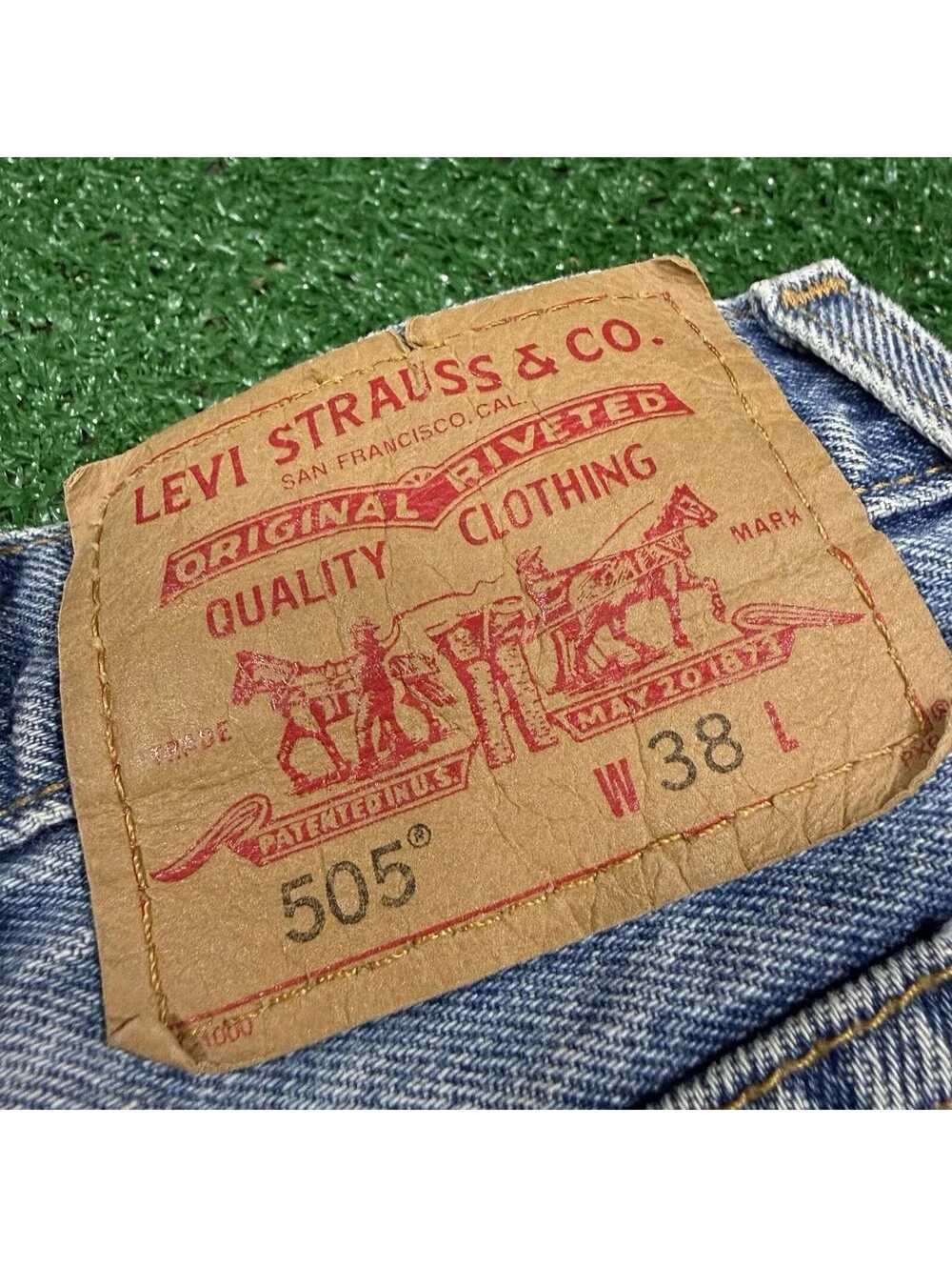 VINTAGE Levi's 505 Men Shorts 36 Blue Denim Jeans Regular Fit Straight Leg Y2K